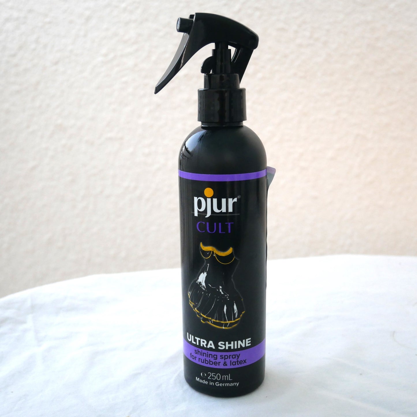 pjur CULT Ultra Shine Latex Rubber Clothing Dressing Conditioner 250 ml