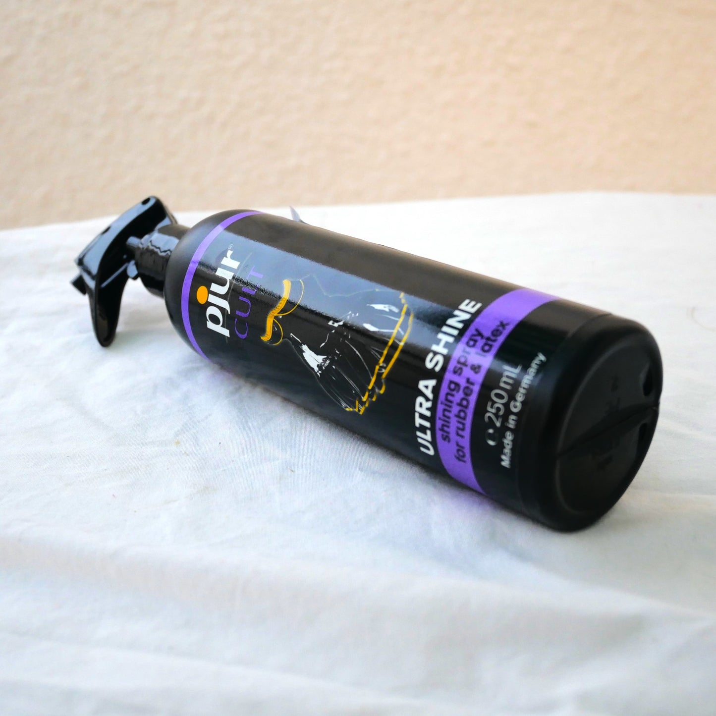 pjur CULT Ultra Shine Latex Rubber Clothing Dressing Conditioner 250 ml