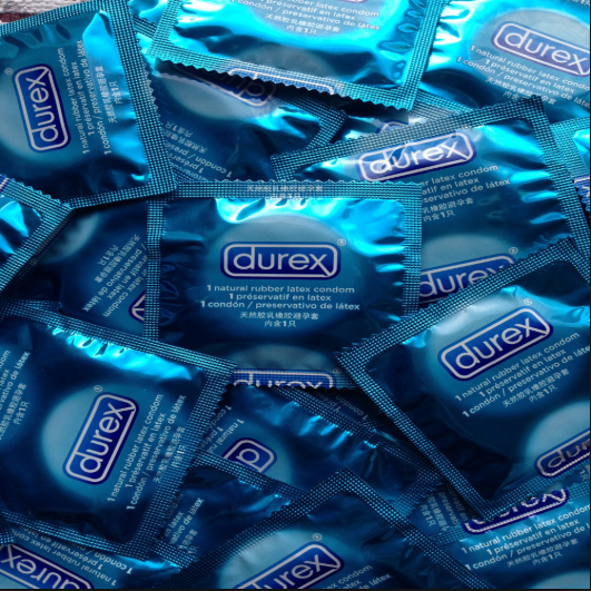 Durex Basic Classic Kondom, natürliche, geschmierte Kondome, glatt